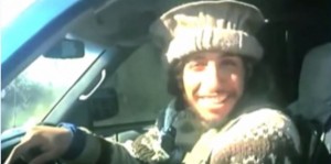 Abdelhamid Abaaoud apparaissant sur une vidéo de l'organisation Daech (capture d'écran Youtube)